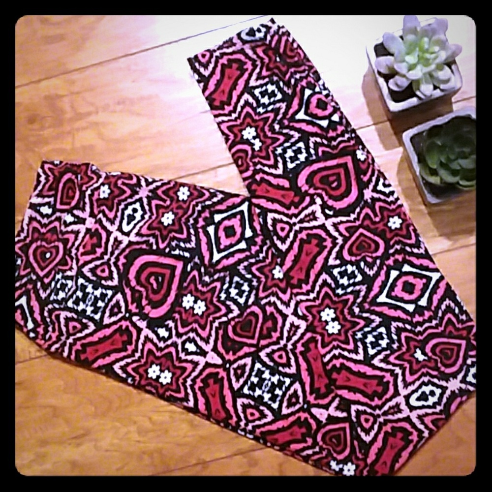 Neon Pink & Black Heart OS Lularoe Leggings